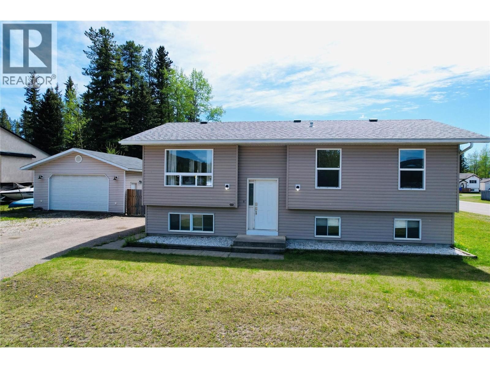 404 Willow Drive, Tumbler Ridge, British Columbia