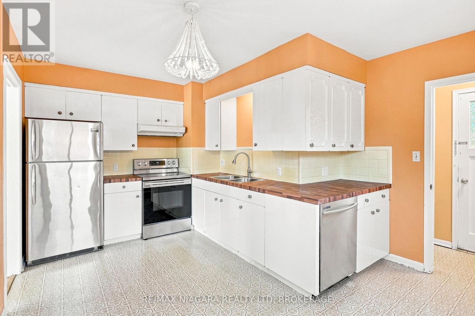 6521 Caledonia Street, Niagara Falls, Ontario  L2G 5A6 - Photo 11 - X13636614