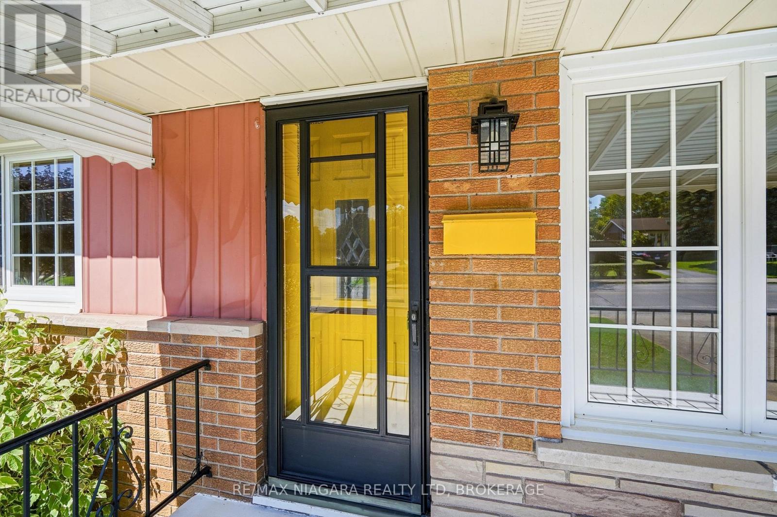 6521 Caledonia Street, Niagara Falls, Ontario  L2G 5A6 - Photo 4 - X13636614