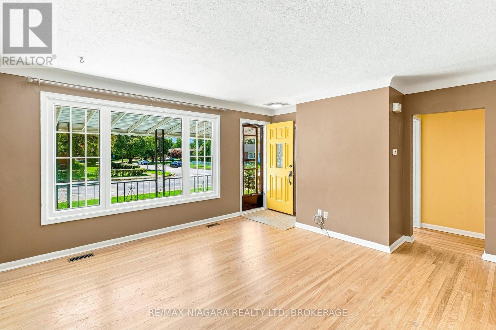 6521 Caledonia Street, Niagara Falls, Ontario  L2G 5A6 - Photo 8 - X13636614