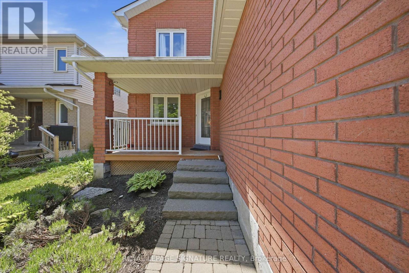 1154 Beaver Valley Crescent, Oshawa, Ontario  L1J 8N3 - Photo 4 - E13636594