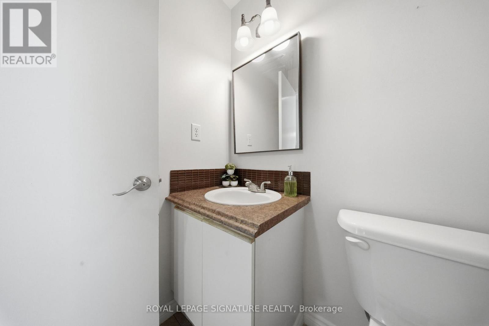 1154 Beaver Valley Crescent, Oshawa, Ontario  L1J 8N3 - Photo 8 - E13636594