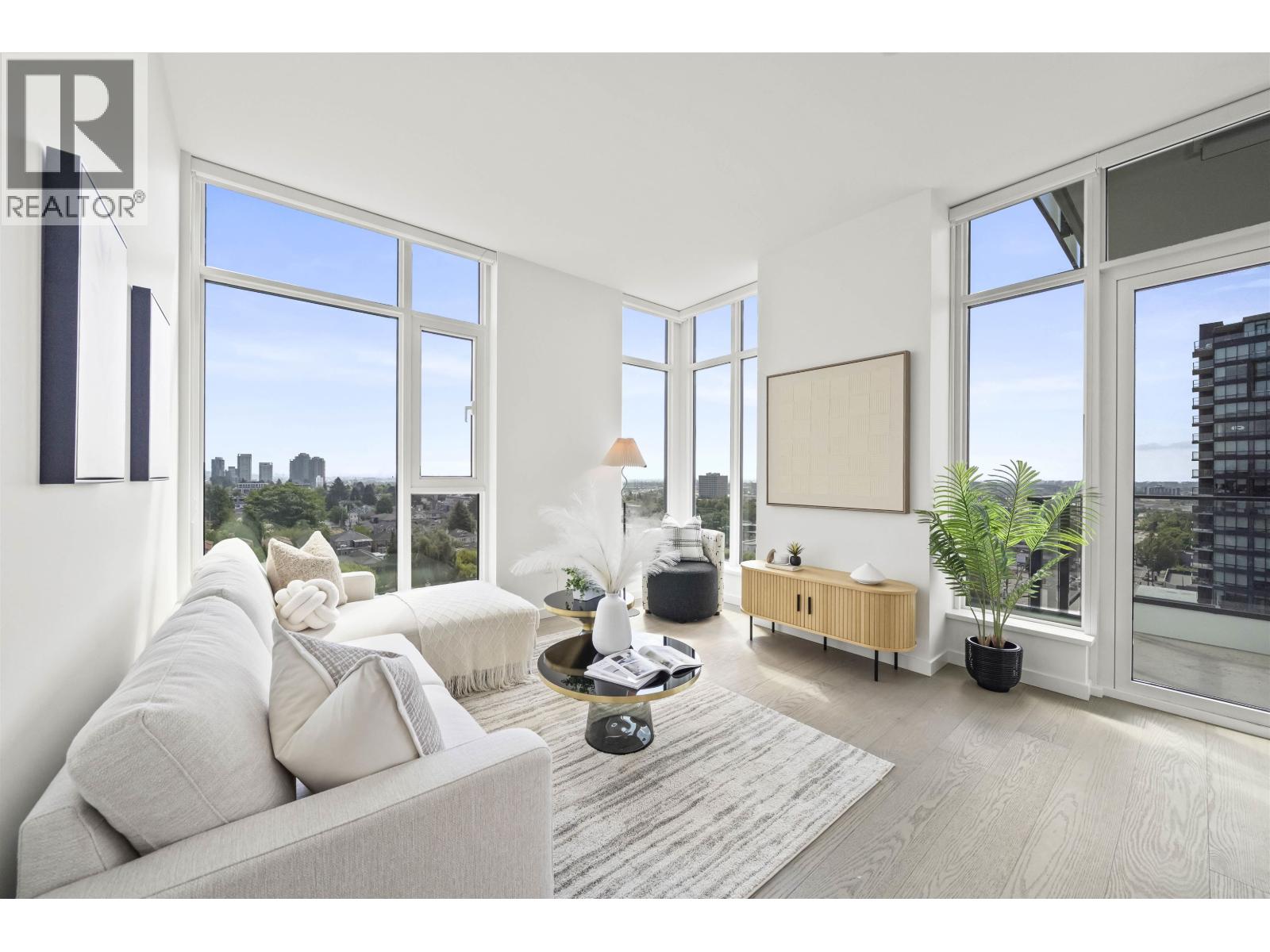 905 8415 Granville Street, Vancouver, British Columbia  V6P 0M2 - Photo 1 - R3152316