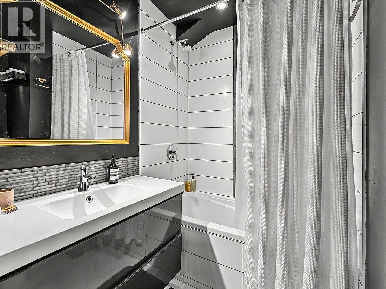 1557 E 20th Avenue, Vancouver, British Columbia  V5N 2K7 - Photo 27 - R3152346
