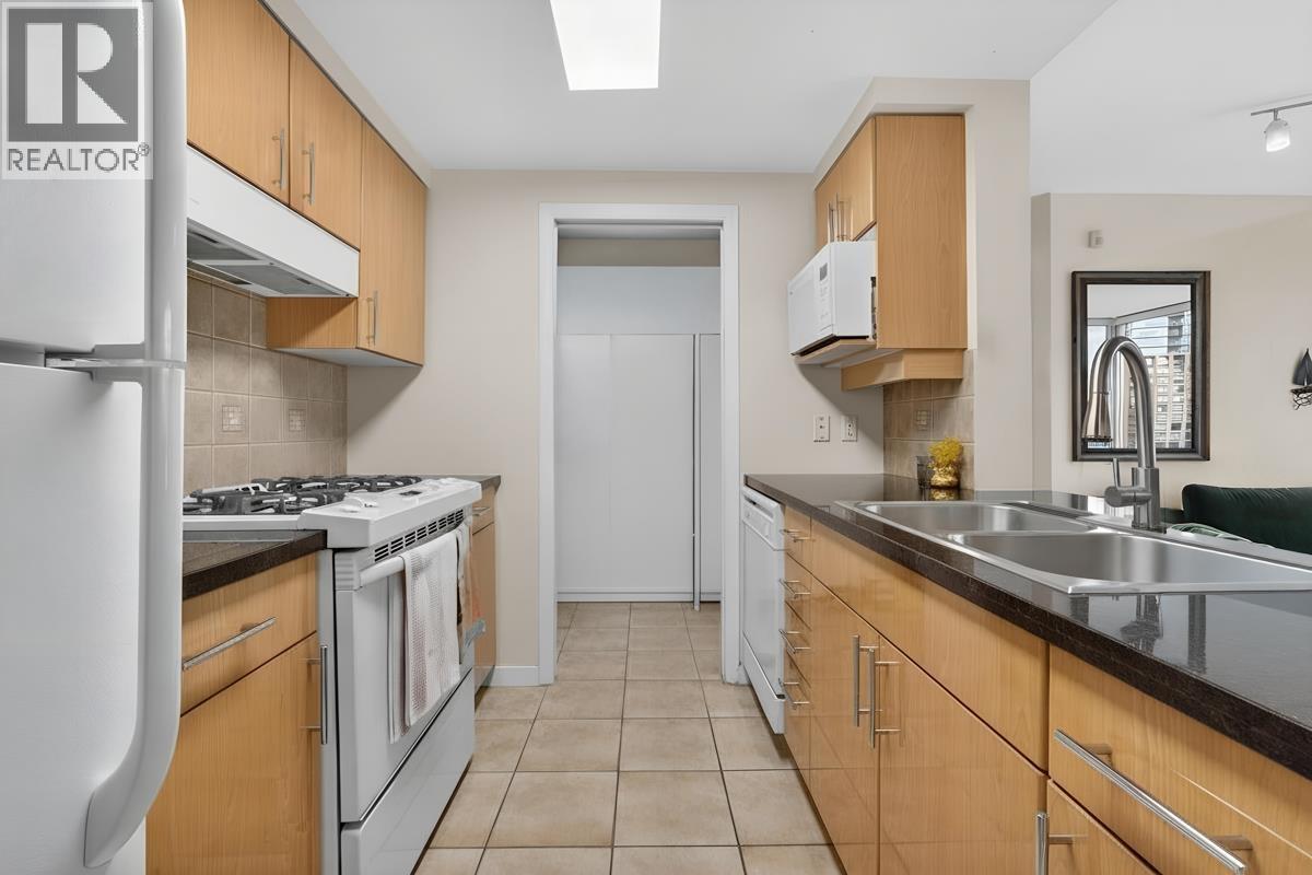 1505 193 Aquarius Mews, Vancouver, British Columbia  V6Z 2Z2 - Photo 12 - R3152349