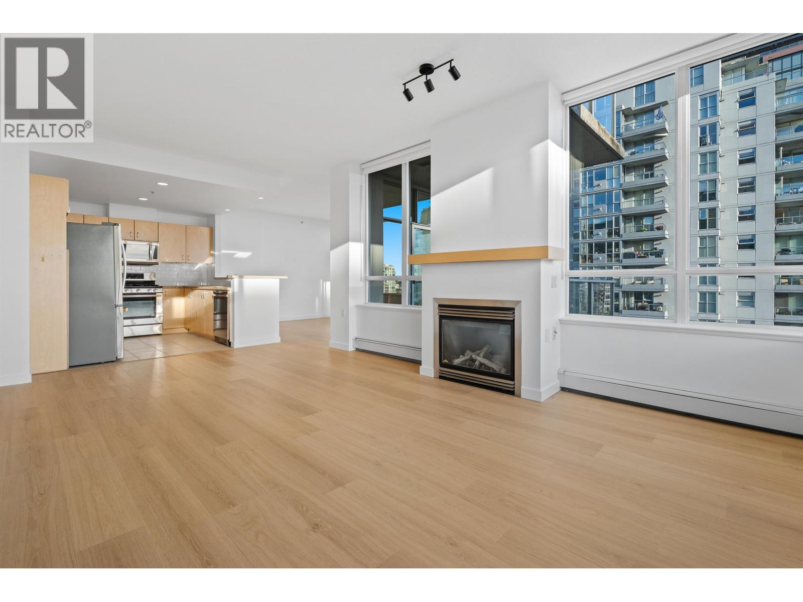 801 120 W 16th Street, North Vancouver, British Columbia  V7M 3N6 - Photo 10 - R3152395