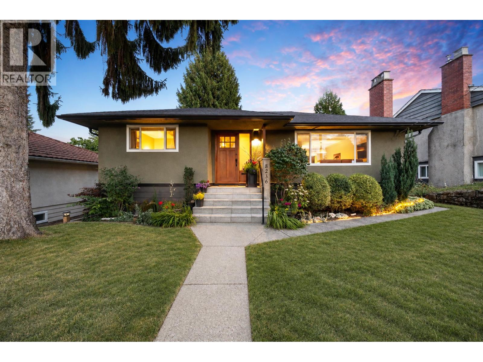 8236 17th Avenue, Burnaby, British Columbia  V3N 1M8 - Photo 1 - R3152347