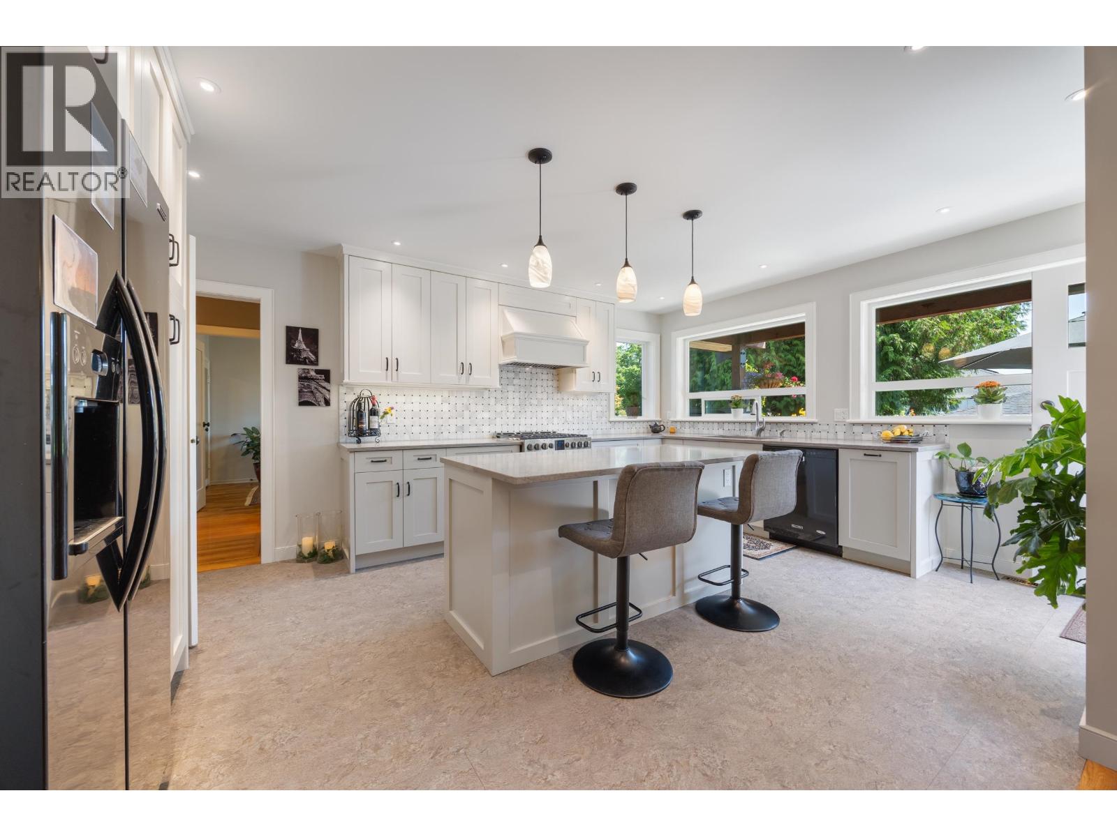 8236 17th Avenue, Burnaby, British Columbia  V3N 1M8 - Photo 12 - R3152347