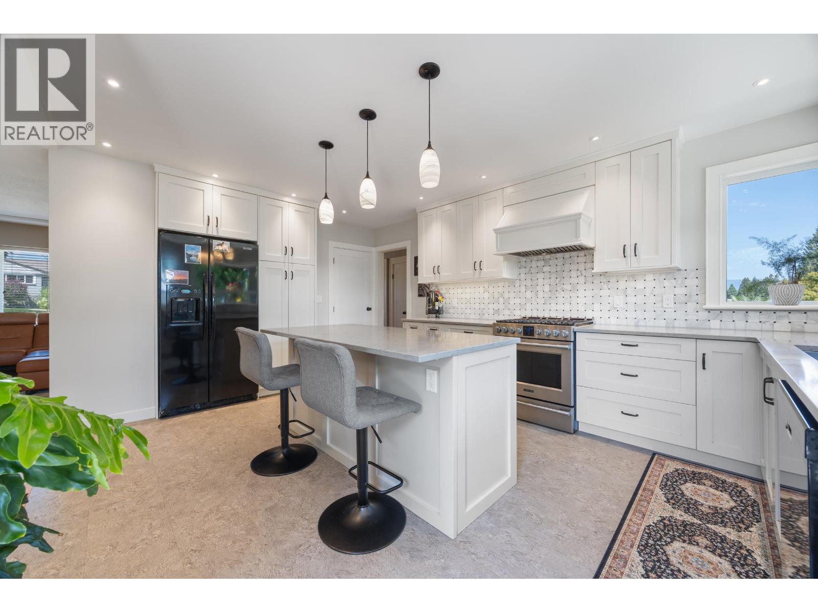 8236 17th Avenue, Burnaby, British Columbia  V3N 1M8 - Photo 14 - R3152347