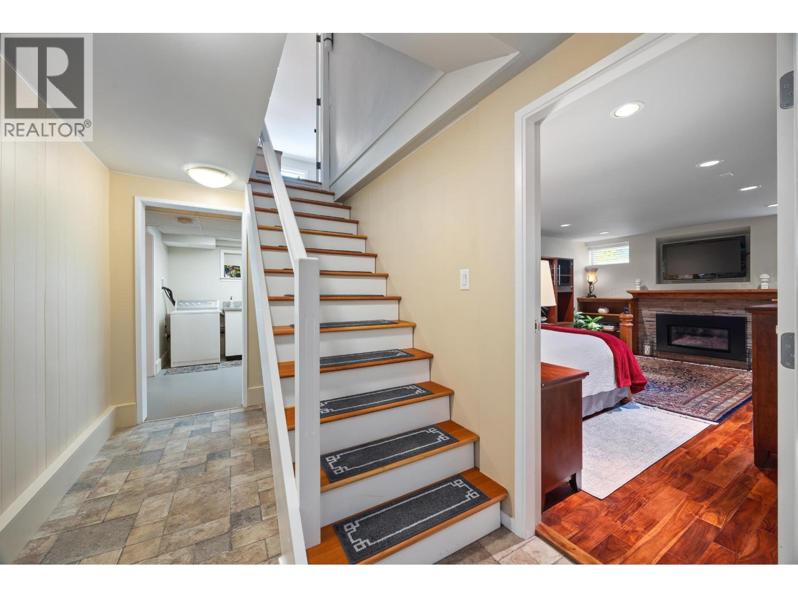 8236 17th Avenue, Burnaby, British Columbia  V3N 1M8 - Photo 23 - R3152347