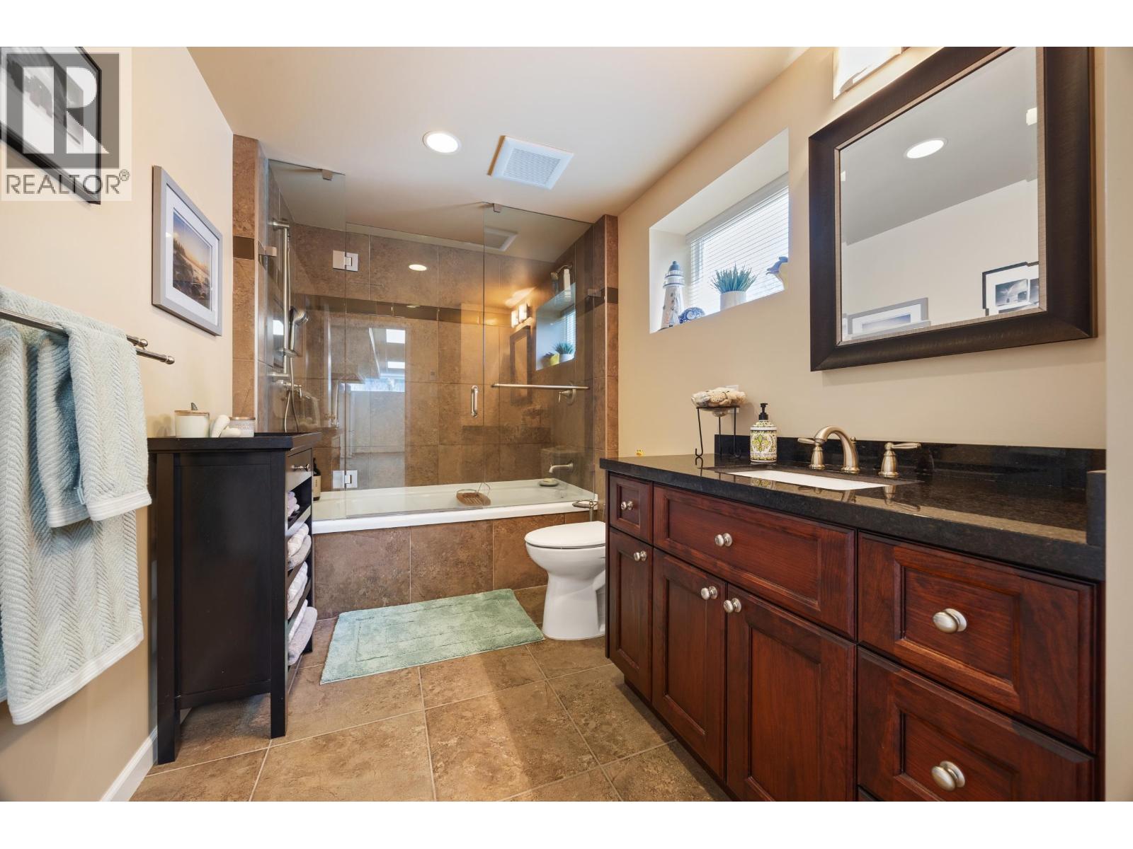 8236 17th Avenue, Burnaby, British Columbia  V3N 1M8 - Photo 27 - R3152347