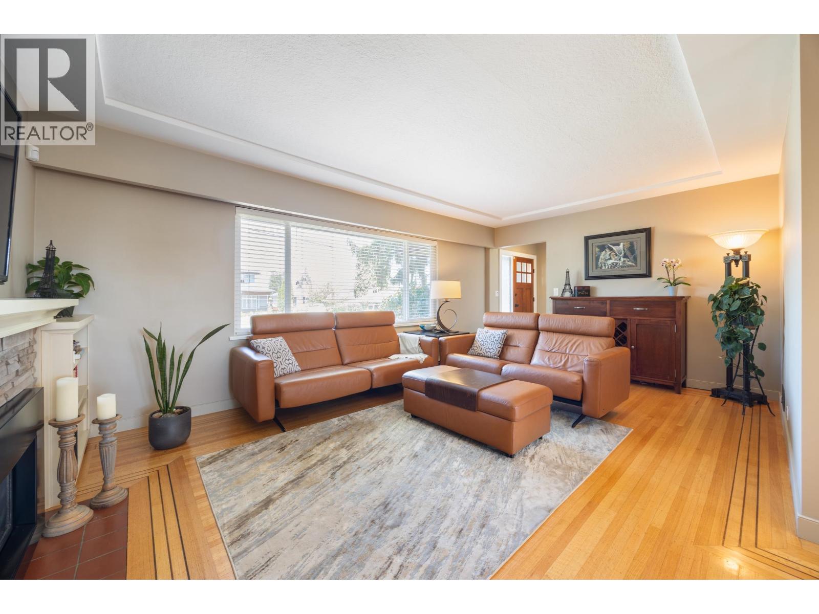 8236 17th Avenue, Burnaby, British Columbia  V3N 1M8 - Photo 8 - R3152347