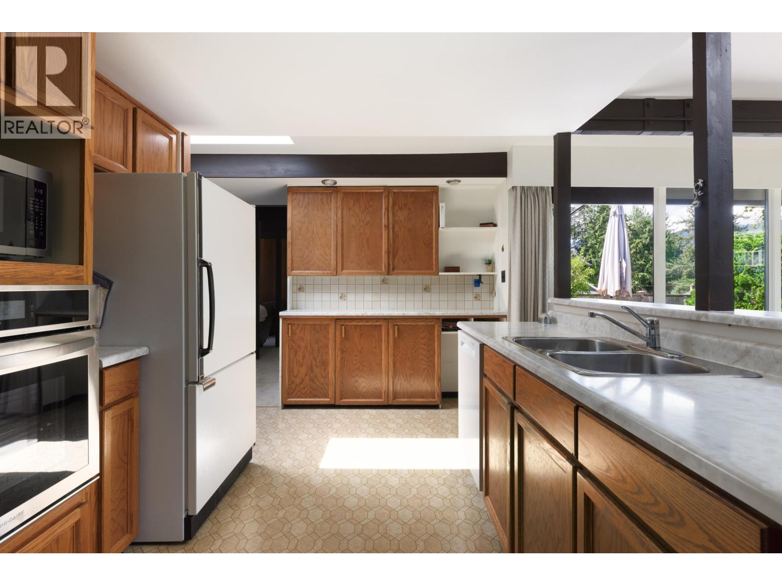 4568 Marineview Crescent, North Vancouver, British Columbia  V7R 3P2 - Photo 14 - R3152371
