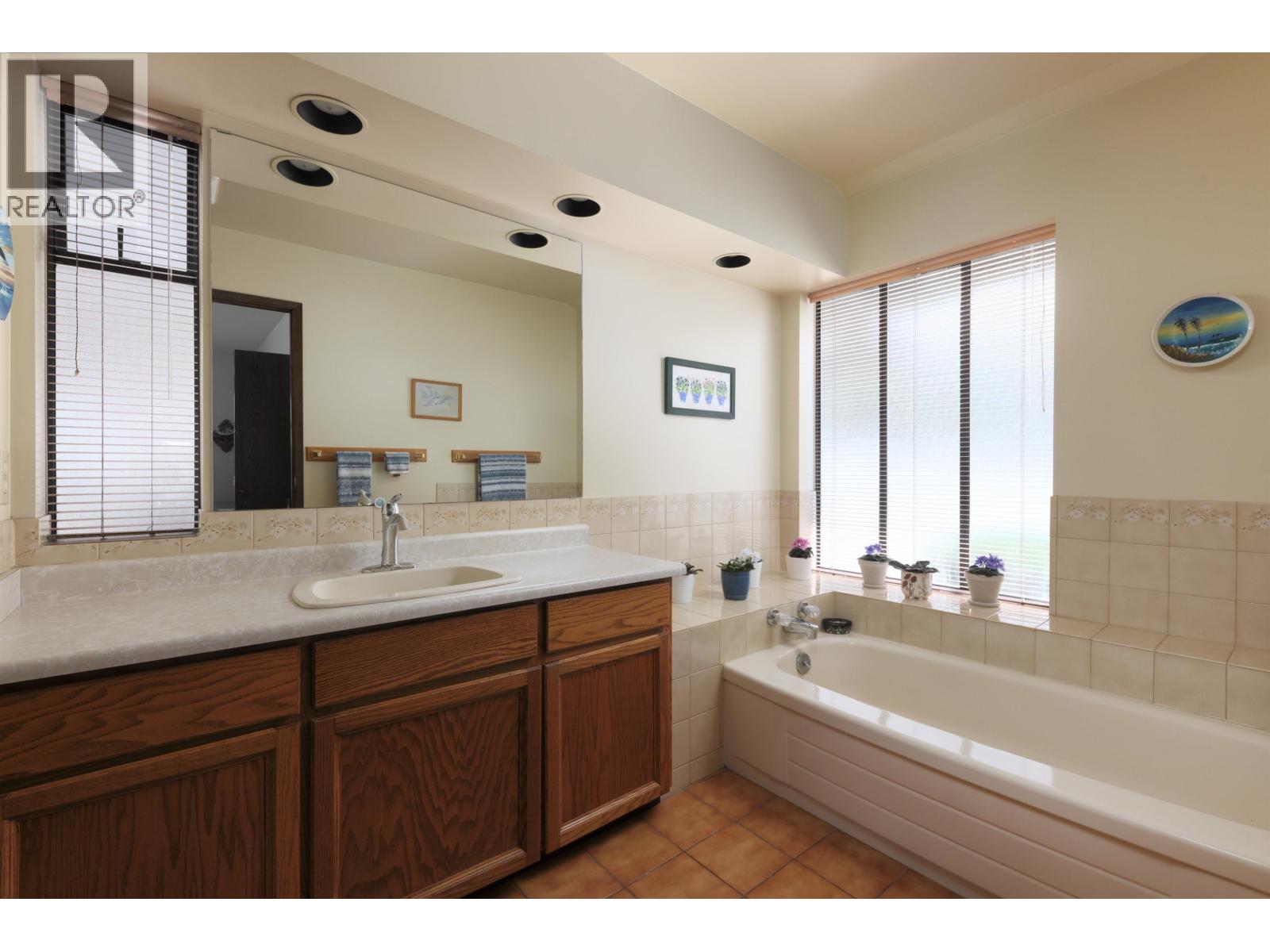 4568 Marineview Crescent, North Vancouver, British Columbia  V7R 3P2 - Photo 27 - R3152371