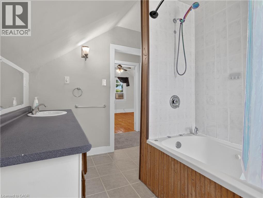 15 Catherine Street, St. Catharines, Ontario  L2R 5E4 - Photo 19 - 40853221