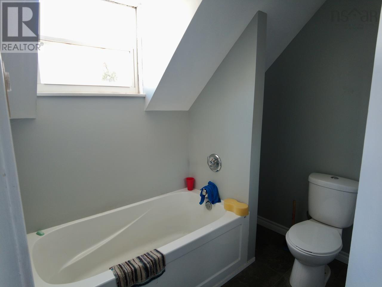 81 Queen Street, Springhill, Nova Scotia  B0M 1X0 - Photo 14 - 202609970