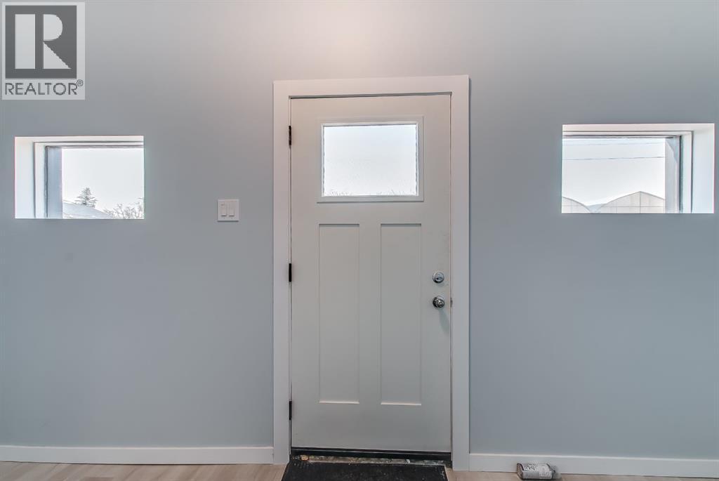 1313 Bridge Street SE, Medicine Hat, Alberta  T1A 1E5 - Photo 4 - A2306552
