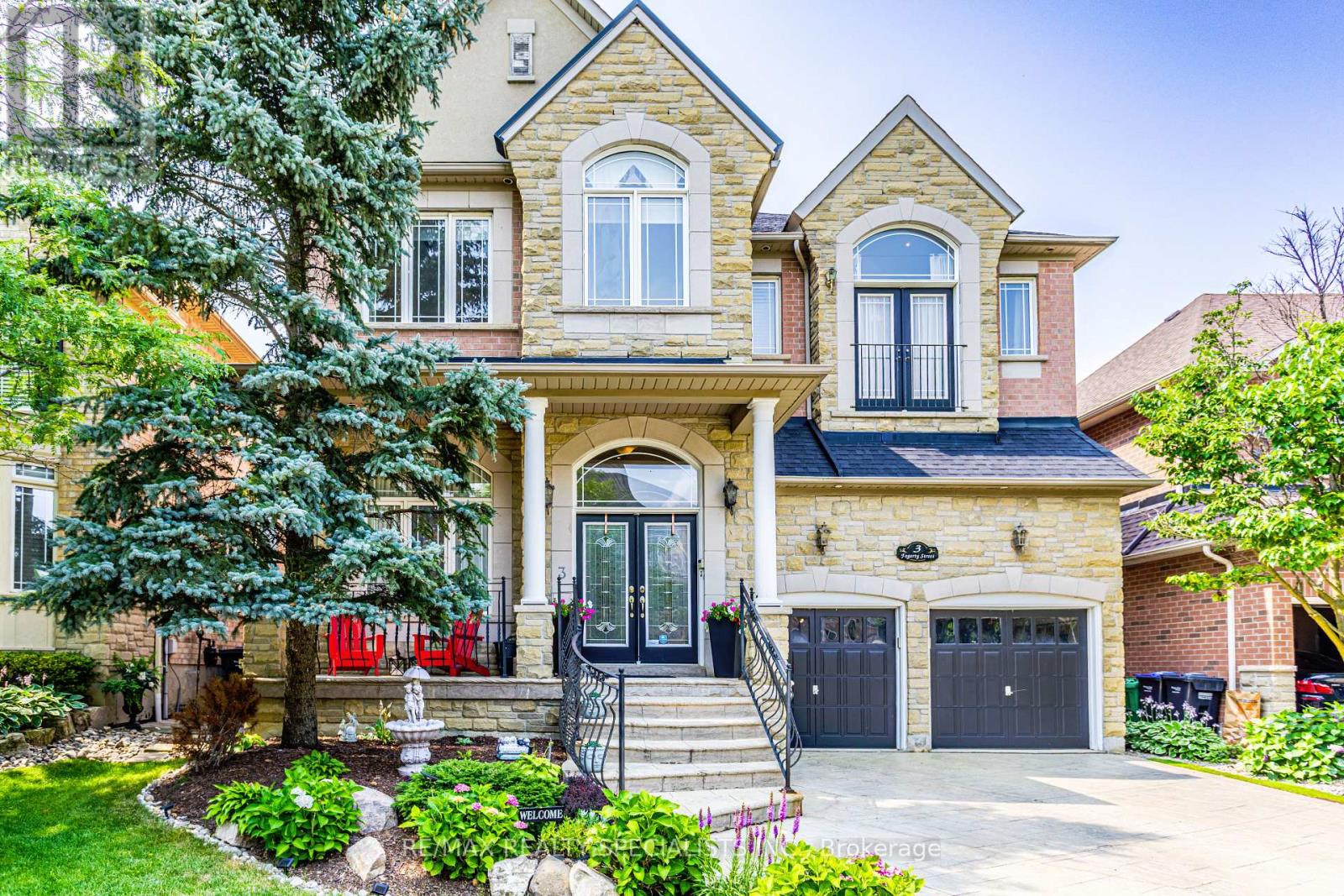 3 Fogerty Street, Brampton, Ontario  L6Y 5K3 - Photo 2 - W13636556