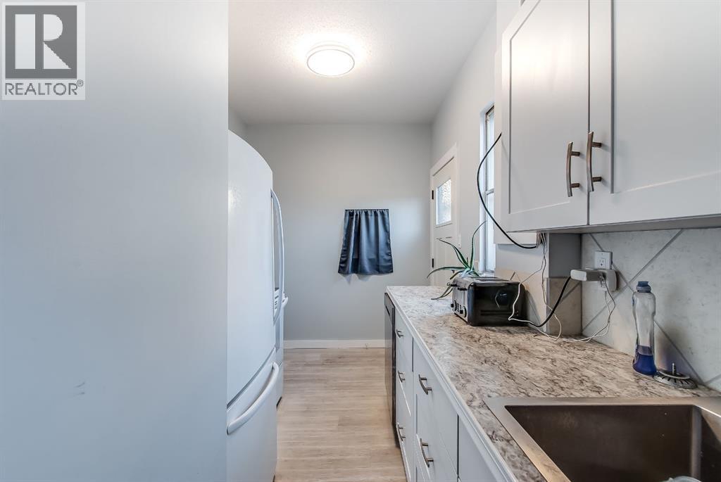 1313 Bridge Street SE, Medicine Hat, Alberta  T1A 1E5 - Photo 9 - A2306552