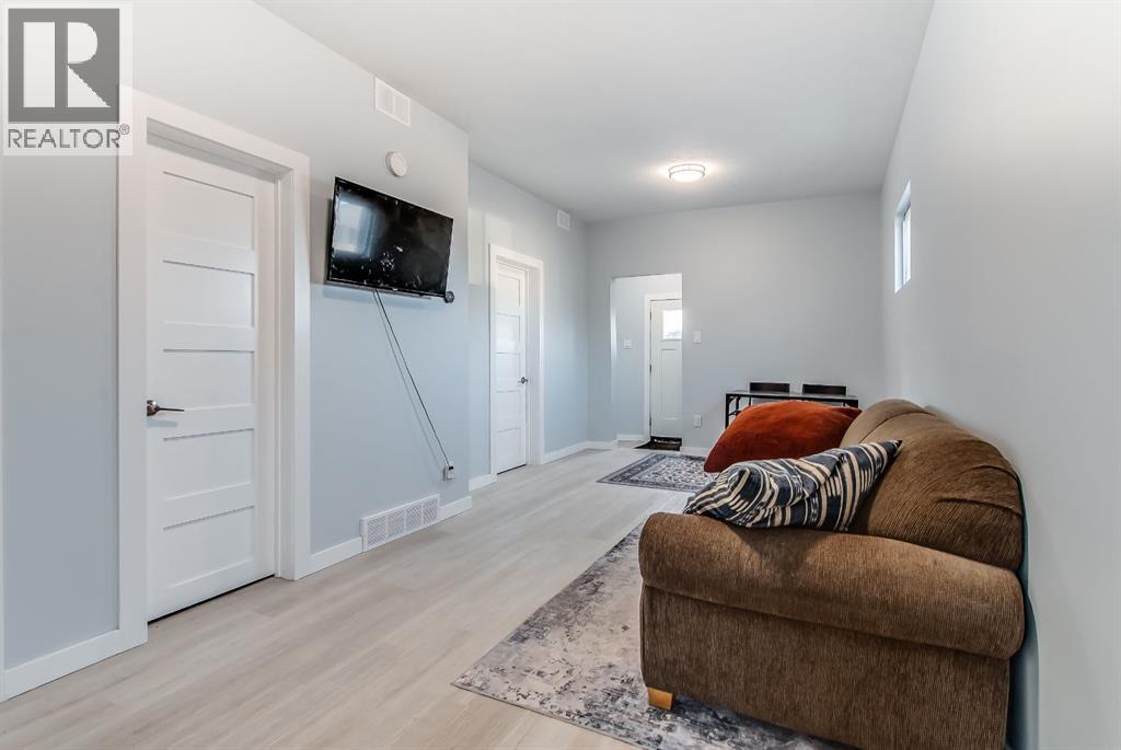 1313 Bridge Street SE, Medicine Hat, Alberta  T1A 1E5 - Photo 12 - A2306552
