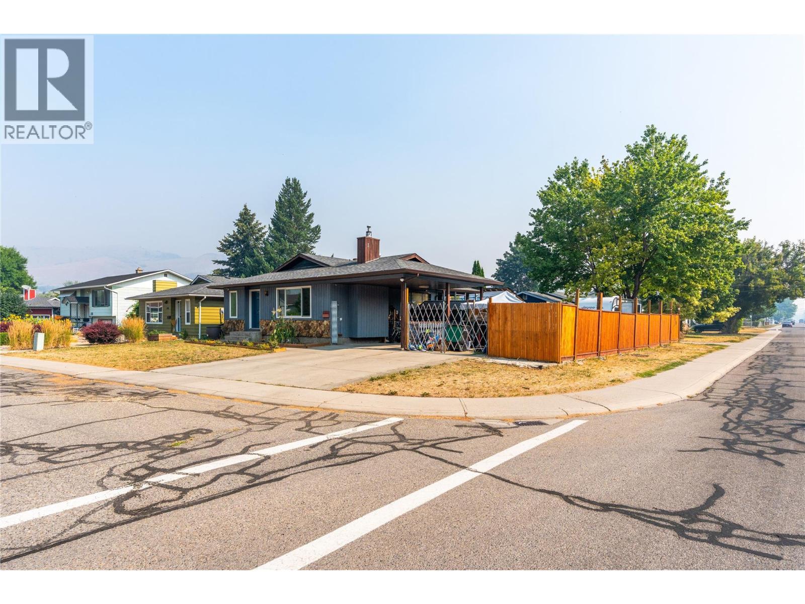 5503 South Vernon Court, Vernon, British Columbia  V1T 8N6 - Photo 24 - 10396138