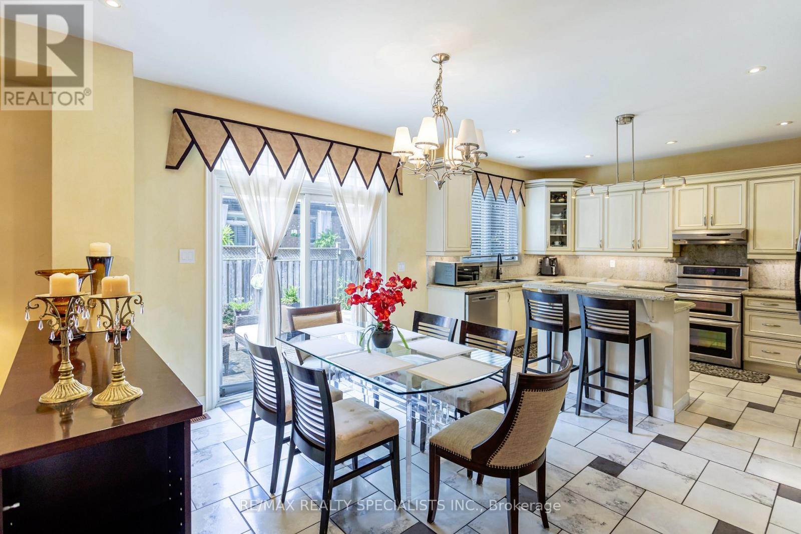 3 Fogerty Street, Brampton, Ontario  L6Y 5K3 - Photo 16 - W13636556