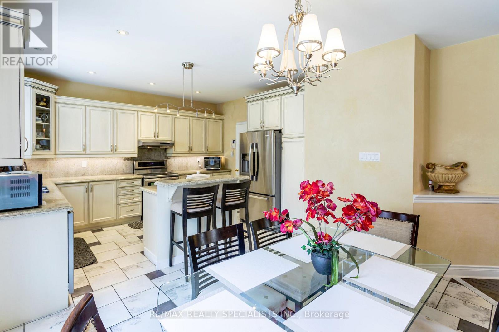3 Fogerty Street, Brampton, Ontario  L6Y 5K3 - Photo 19 - W13636556