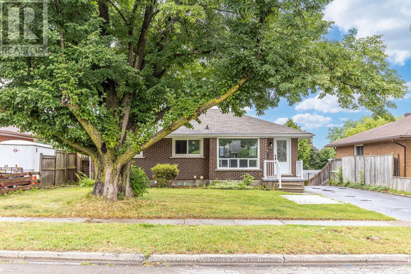 100 Lauris Avenue, Cambridge, Ontario  N1R 5L4 - Photo 1 - X13636636