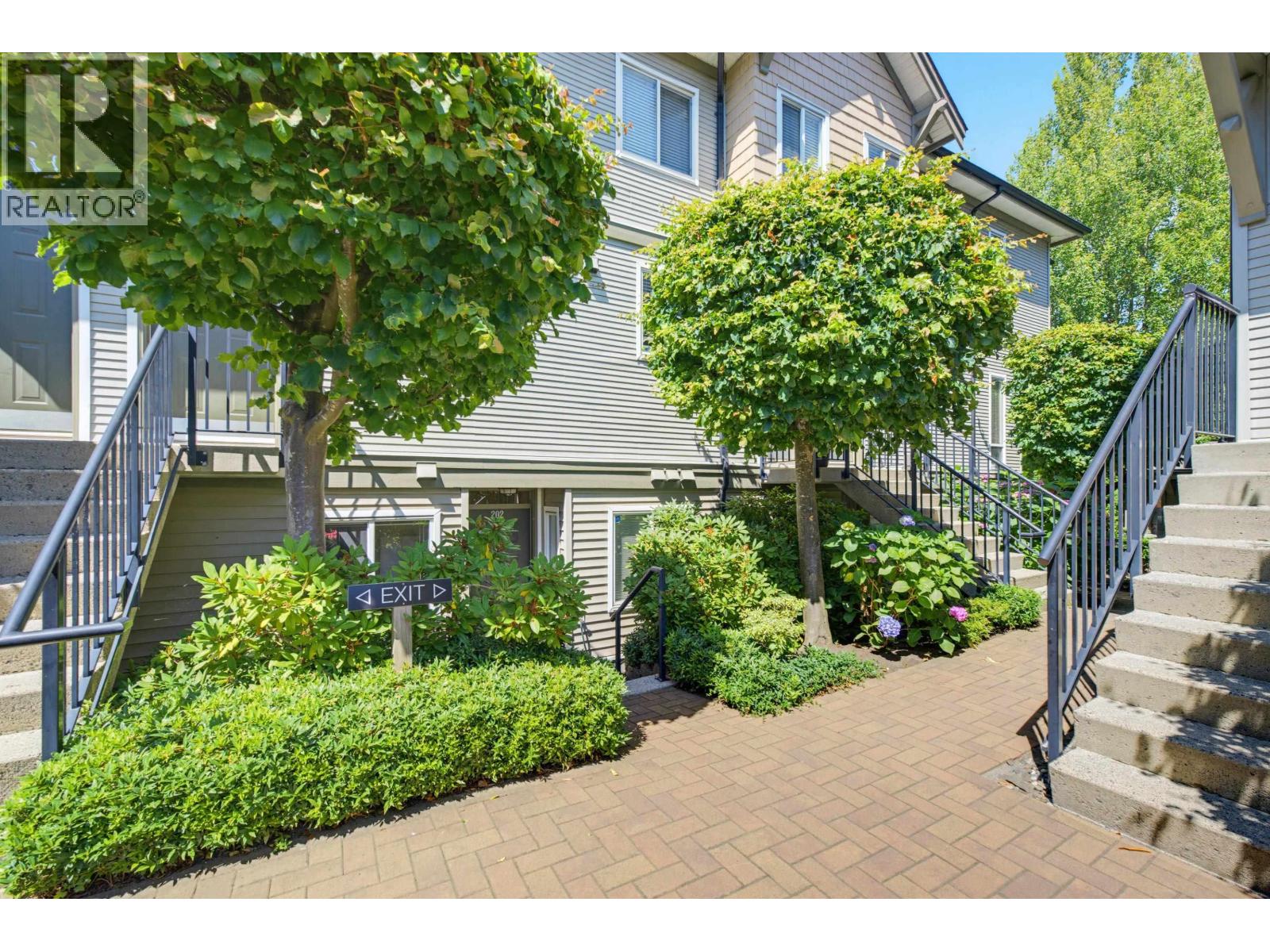 202 4238 Albert Street, Burnaby, British Columbia  V5C 6T1 - Photo 2 - R3152063