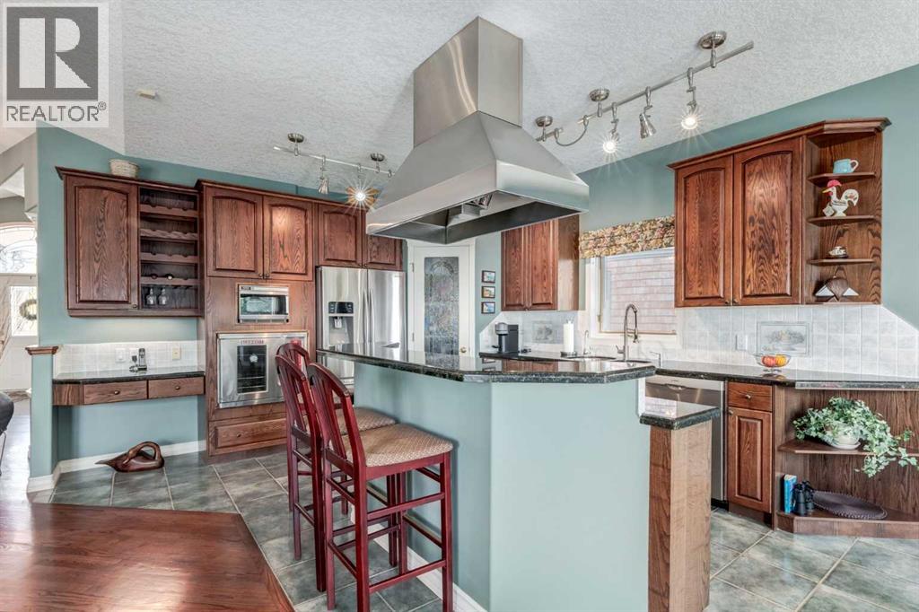 1001 East Chestermere Drive, Chestermere, Alberta  T1X 1A8 - Photo 16 - A2334436
