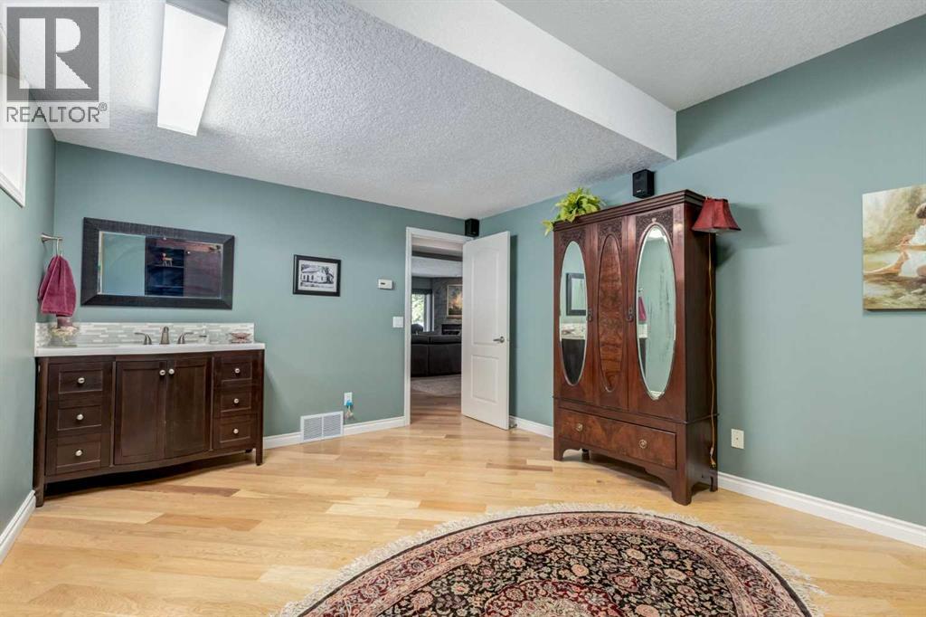 1001 East Chestermere Drive, Chestermere, Alberta  T1X 1A8 - Photo 41 - A2334436