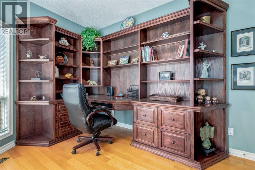 1001 East Chestermere Drive, Chestermere, Alberta  T1X 1A8 - Photo 7 - A2334436