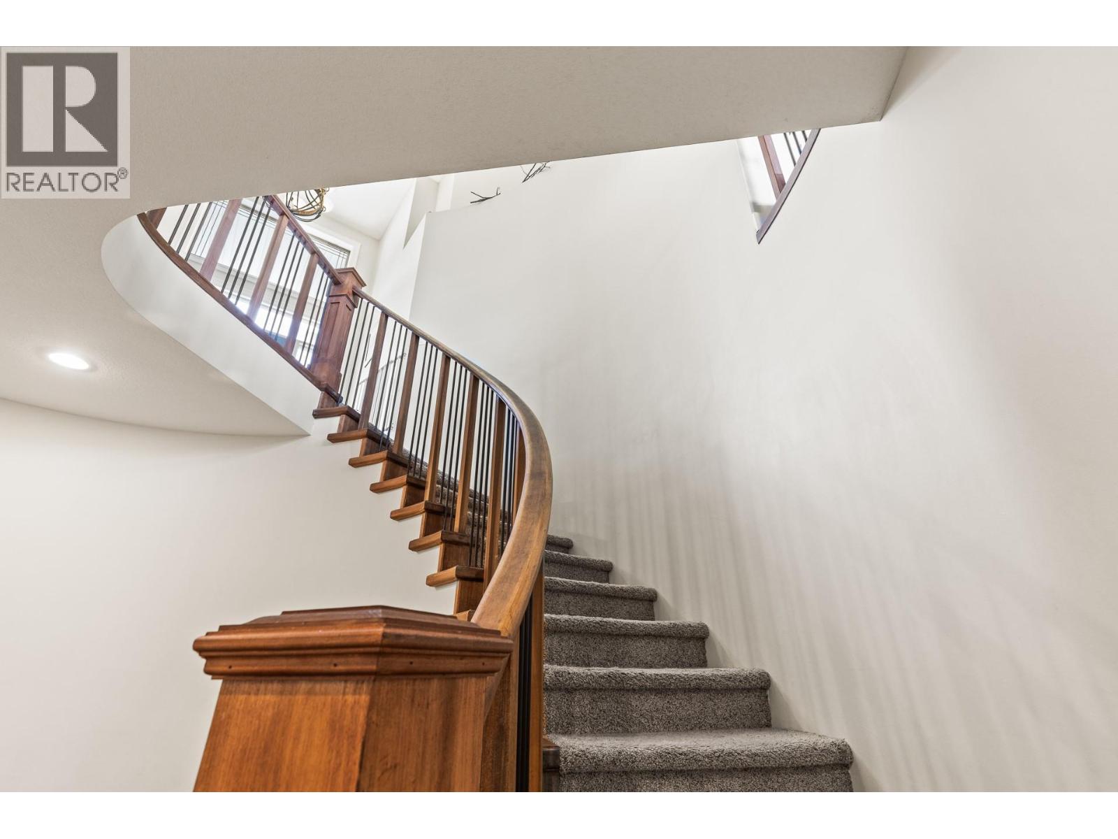 546 Gowen Place, Kelowna, British Columbia  V1W 5B4 - Photo 31 - 10396808