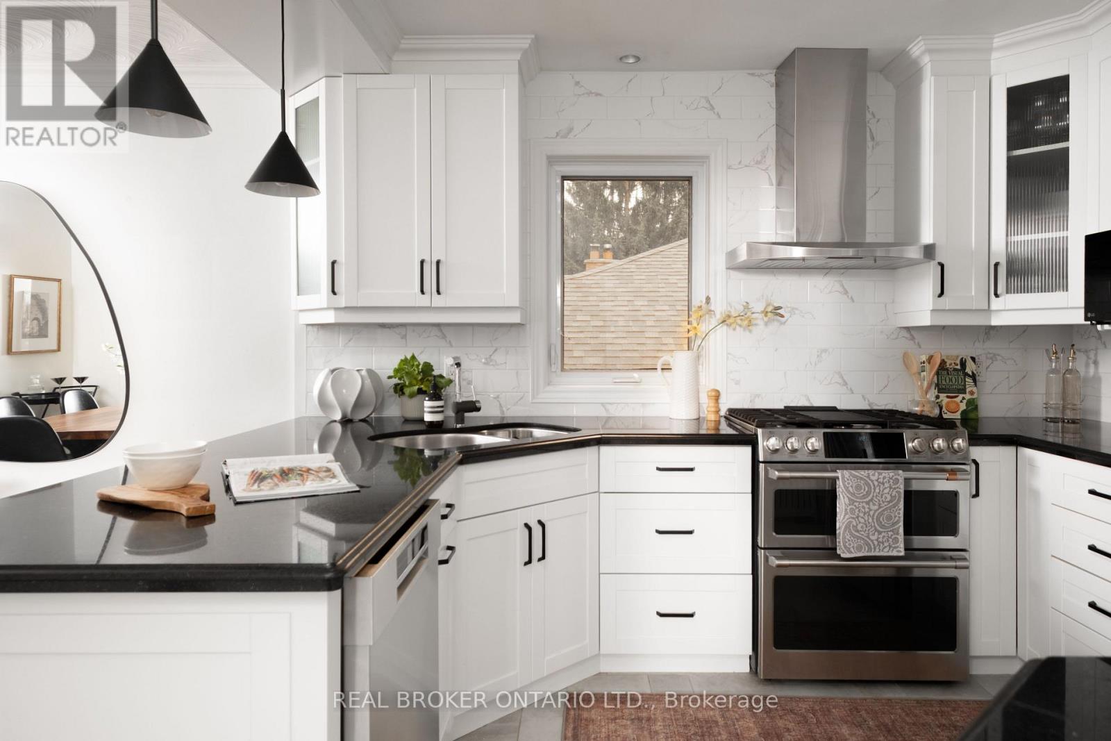 147 Thompson Avenue, Toronto, Ontario M8Z 3V1 - Photo 13 - W13598946