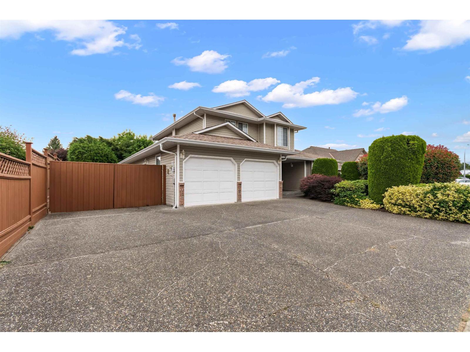 44739 Cumberland Avenue, Sardis South, Chilliwack, British Columbia  V2R 3B9 - Photo 2 - R3152341