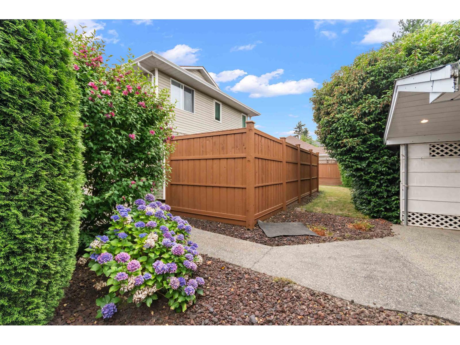 44739 Cumberland Avenue, Sardis South, Chilliwack, British Columbia  V2R 3B9 - Photo 6 - R3152341