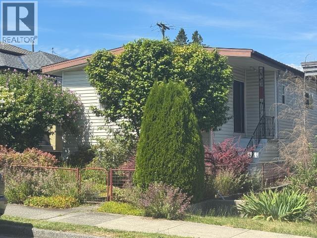 2935 Adanac Street, Vancouver, British Columbia  V5K 2N4 - Photo 3 - R3152120