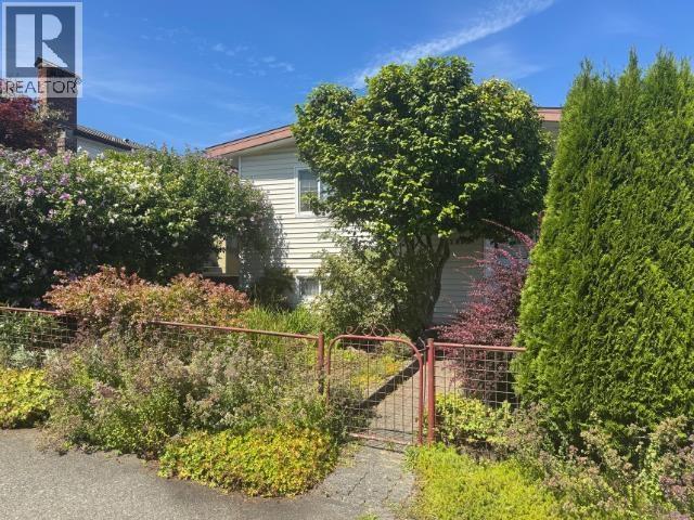 2935 Adanac Street, Vancouver, British Columbia  V5K 2N4 - Photo 5 - R3152126