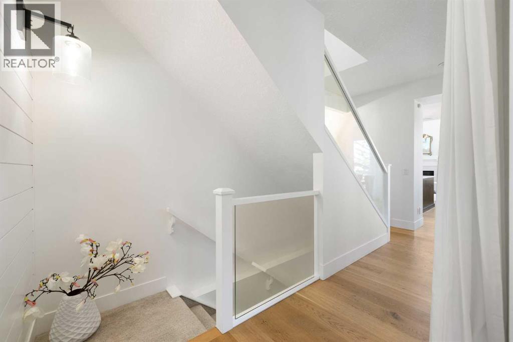 13 Shawnee Heath Sw, Calgary, Alberta  T2Y 0P6 - Photo 4 - A2315591