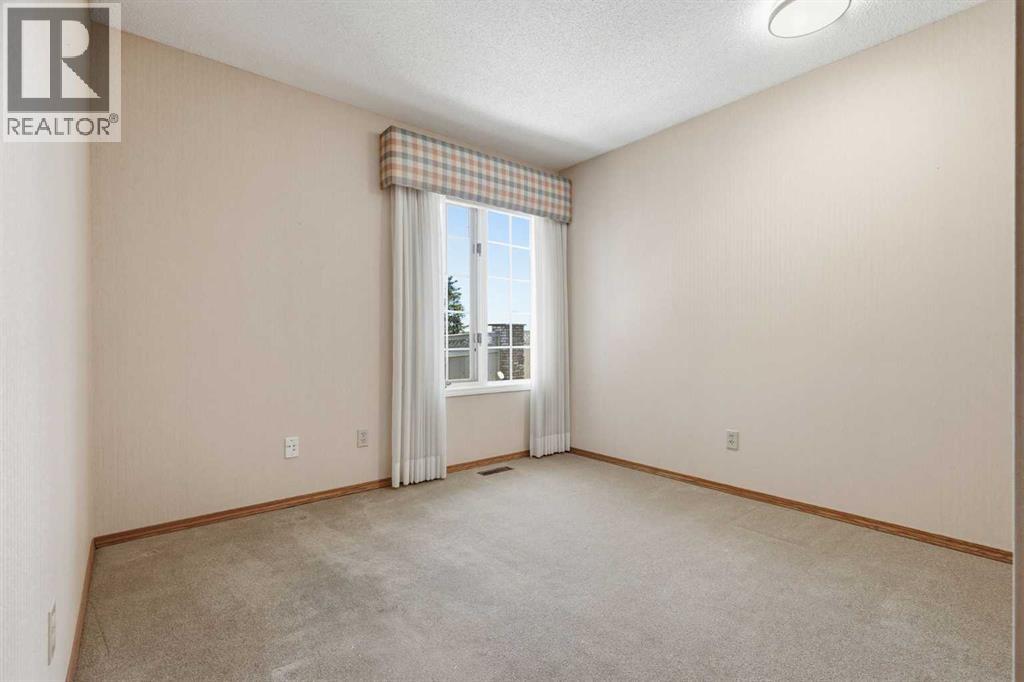 135 Shawnee Rise SW, Calgary, Alberta  T2Y 2S3 - Photo 19 - A2329270