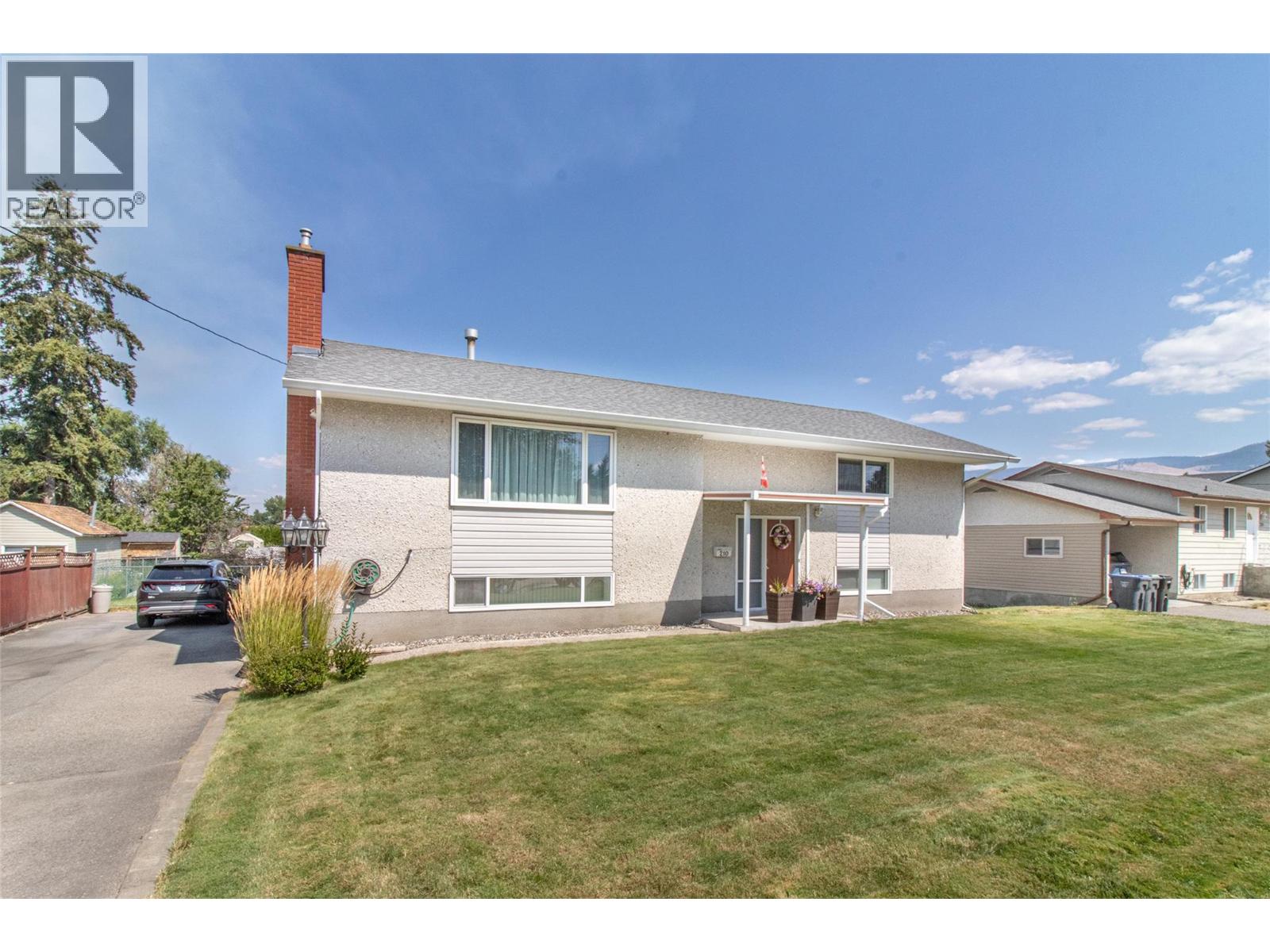 210 Wallace Road, Kelowna, British Columbia