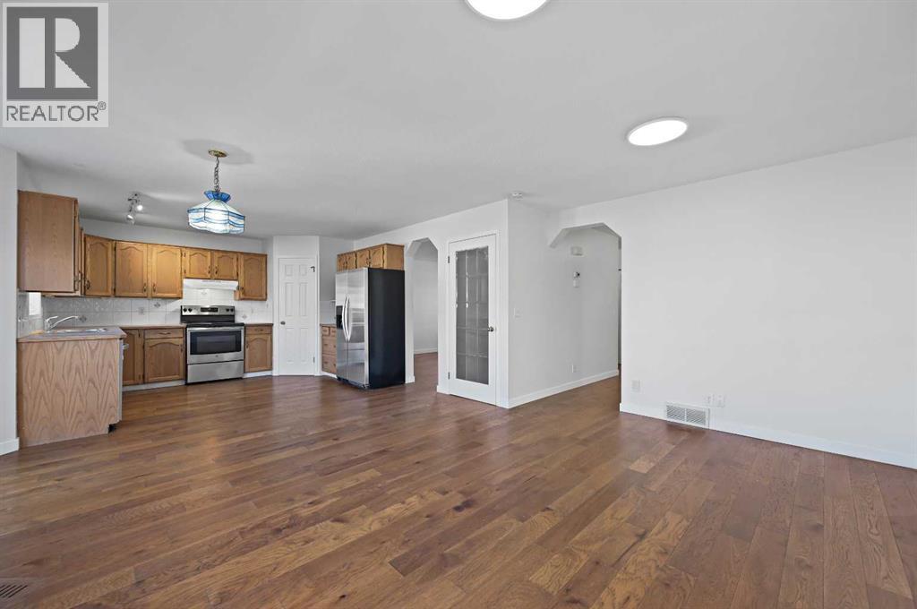 182 Coventry Close NE, Calgary, Alberta  T3K 4A6 - Photo 7 - A2331903