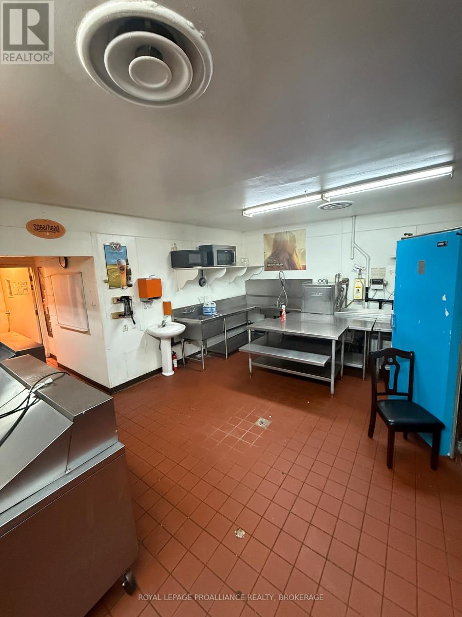 138 King Street E, Gananoque, Ontario  K7G 1G2 - Photo 9 - X13636700