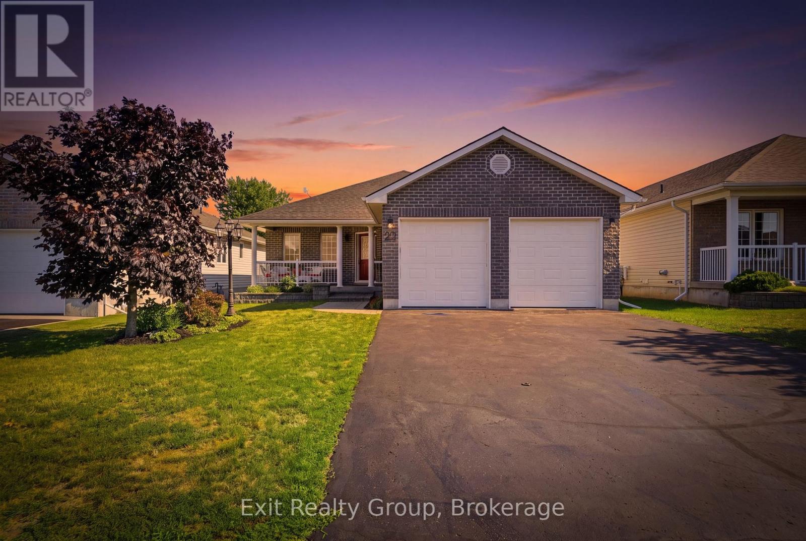 23 MOUNT GROVE CRESCENT, Prince Edward County, Ontario