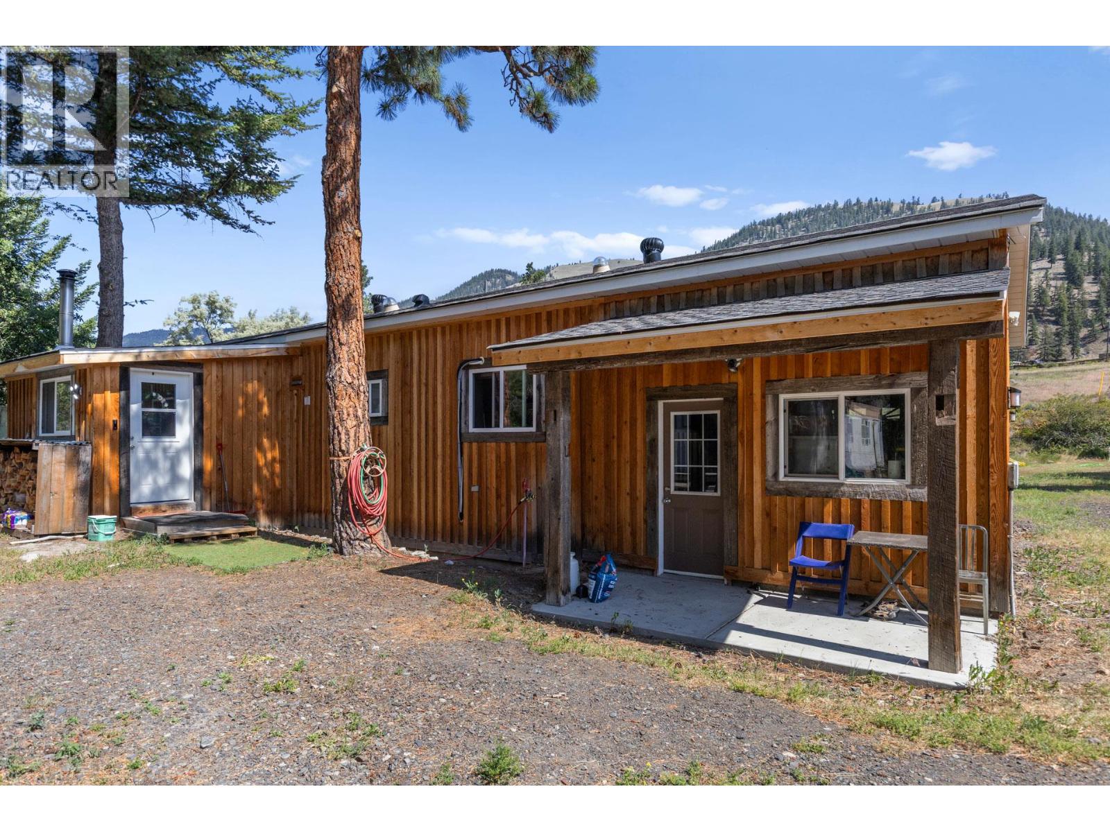6097 Highway 3, Hedley, British Columbia  V0X 1N1 - Photo 4 - 10382451