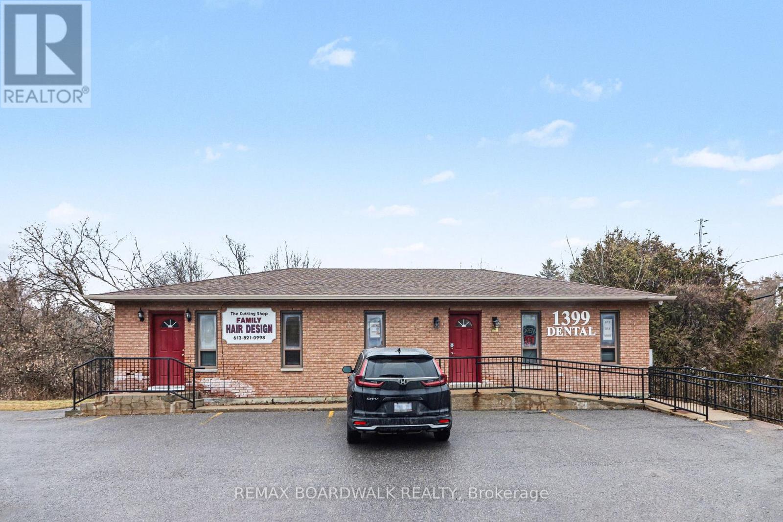 1399 Ellsworth Lane, Ottawa, Ontario K4P 1N3 - Photo 1 - X13636808