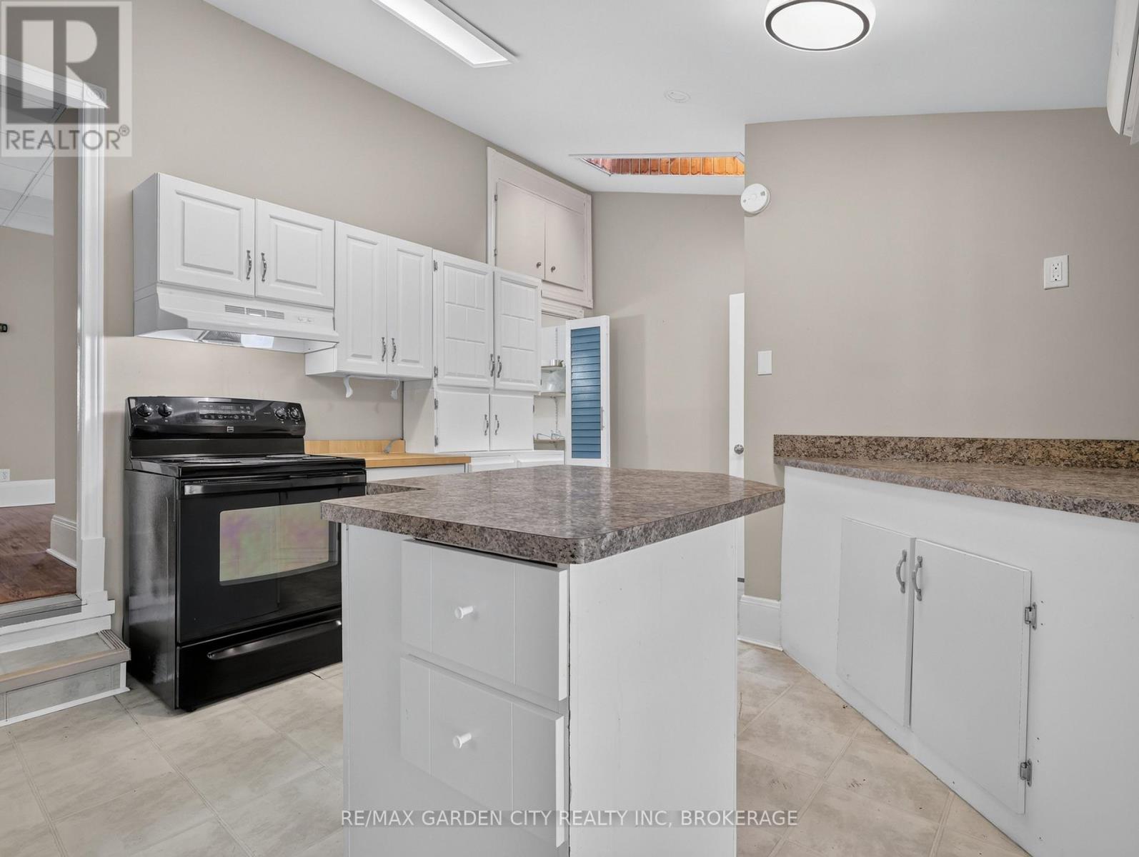 15 Catherine Street, St. Catharines, Ontario  L2R 5E4 - Photo 12 - X13636770