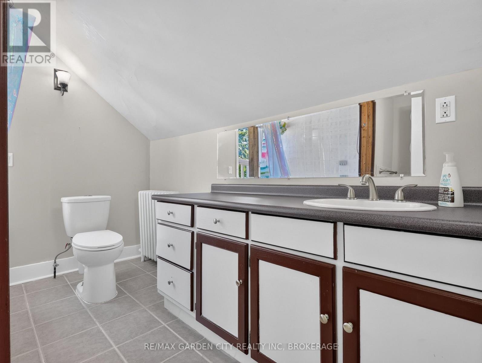 15 Catherine Street, St. Catharines, Ontario  L2R 5E4 - Photo 18 - X13636770