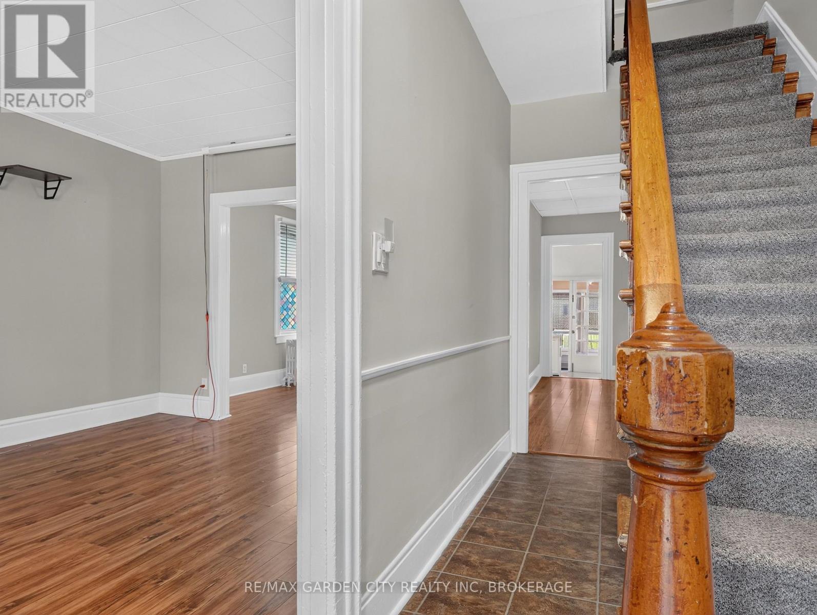15 Catherine Street, St. Catharines, Ontario  L2R 5E4 - Photo 4 - X13636770