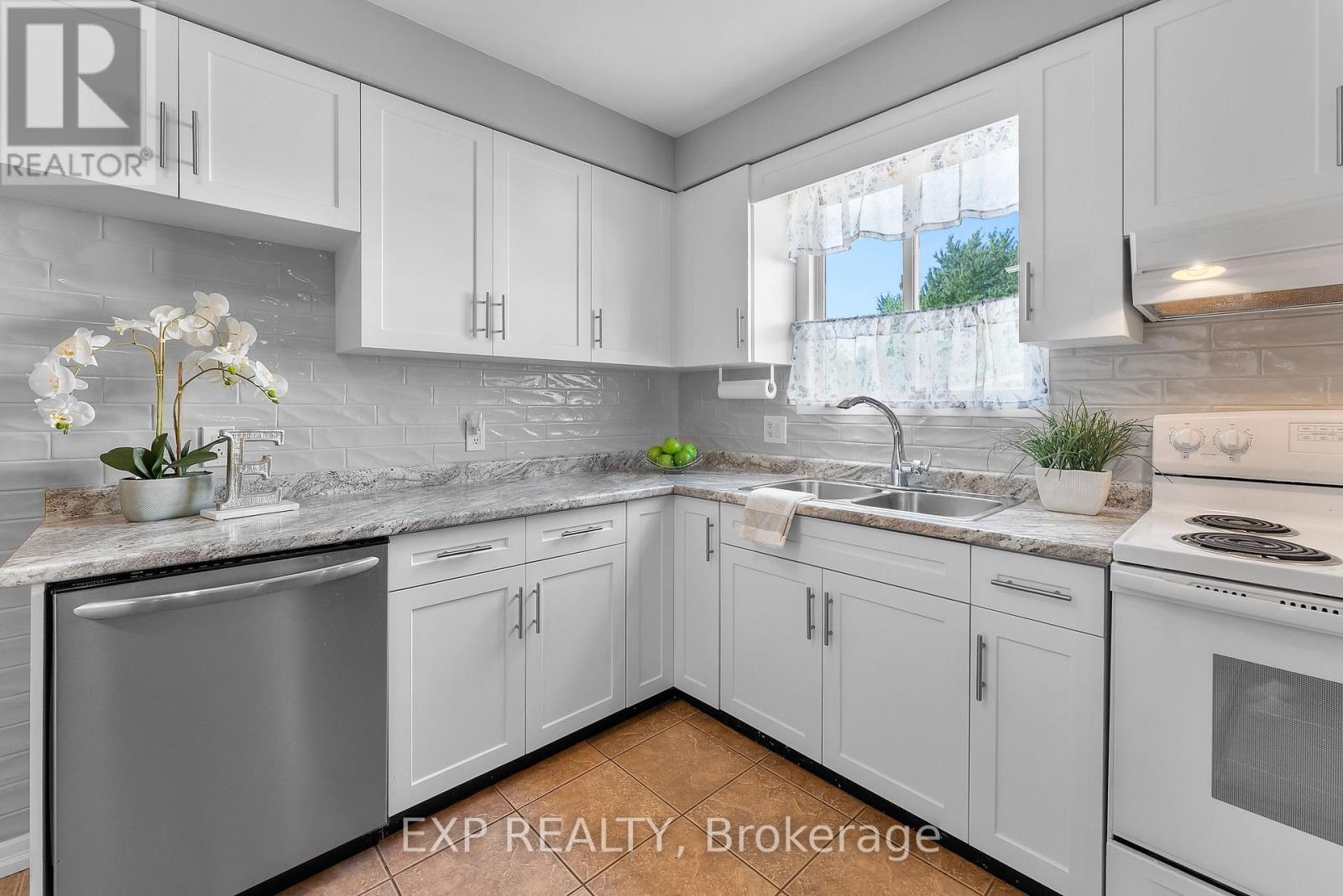 36 Vintage Crescent, St. Catharines, Ontario  L2S 3C6 - Photo 10 - X13636806